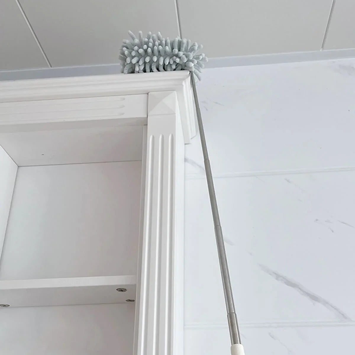 Stof verwijderen van plafond, meubels en hoeken met Stofiva