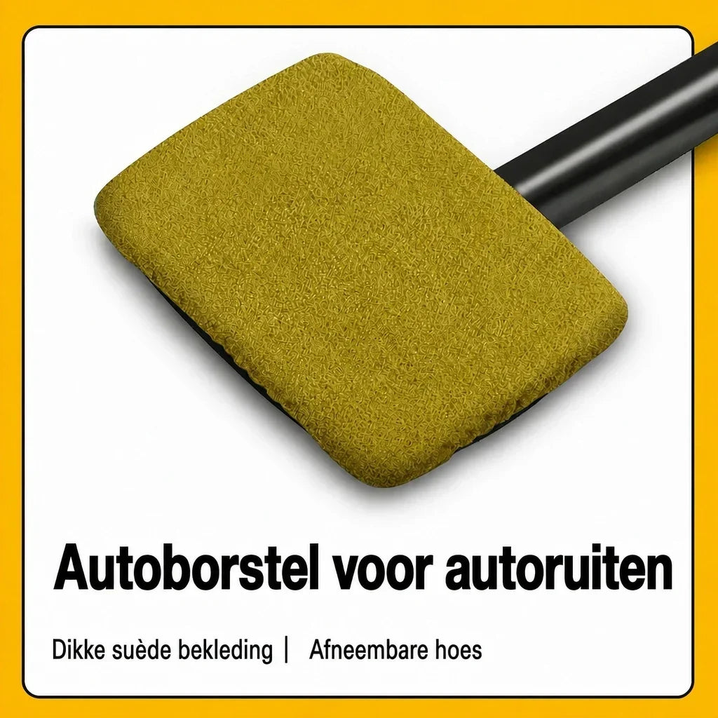 Helderra doek wordt gebruikt op een beslagen autoruit in de auto